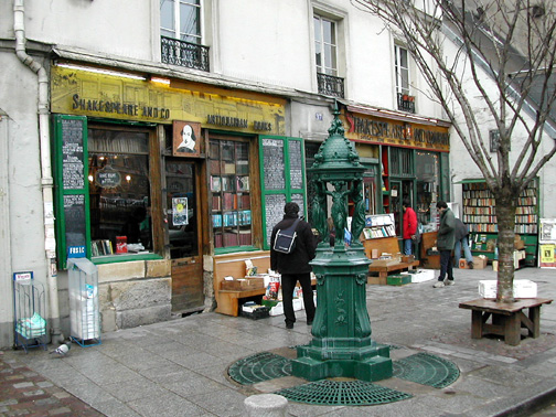 Shakespeare_and_Company_store_in_Paris